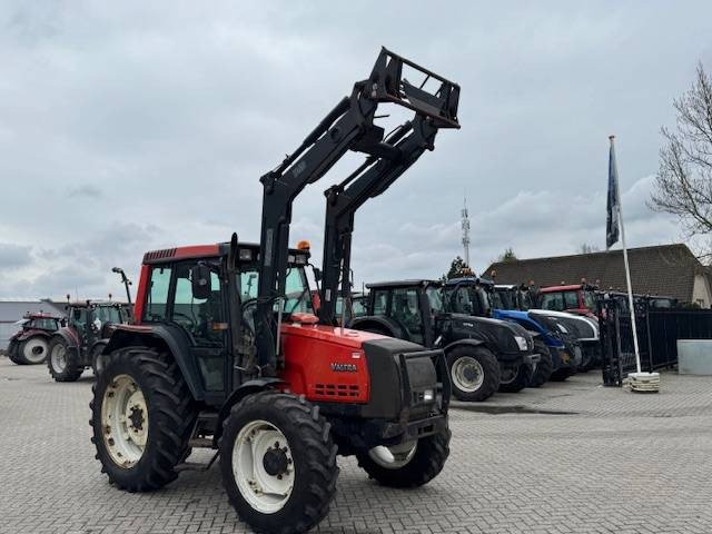 Tractor Valtra Valmet 6650 Hitech, voorlader, vloeistofkoppeling