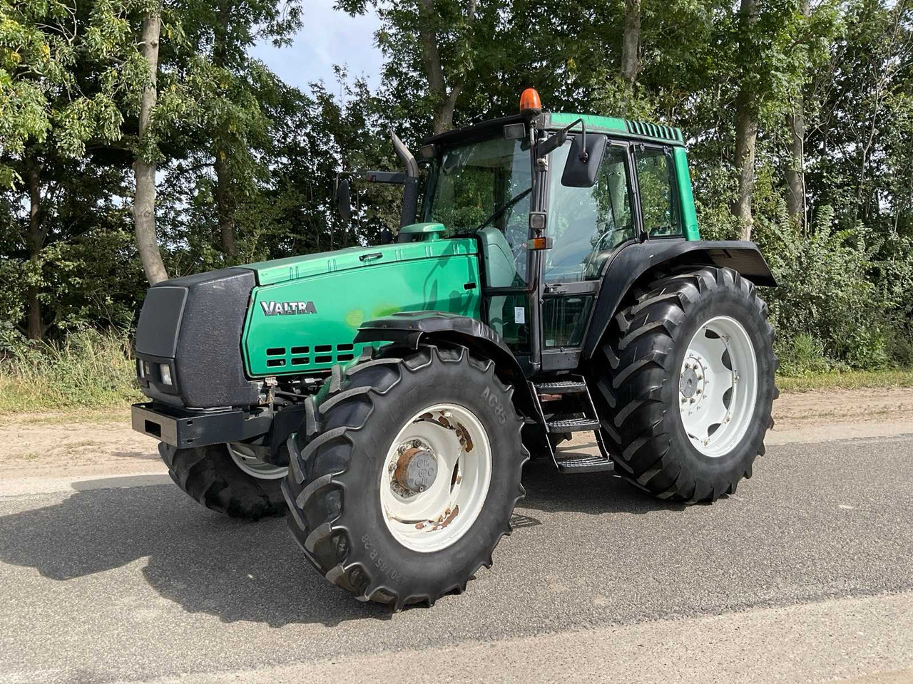 Tractor Valtra-Valmet 8150 Hi-tech