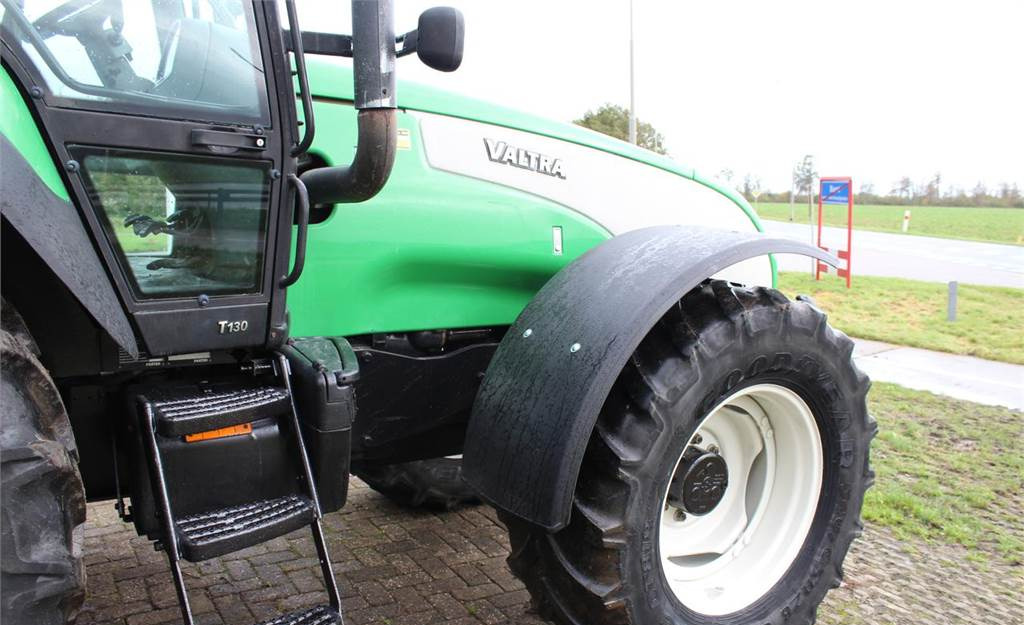 Tractor Valtra Valmet T130 Hitech