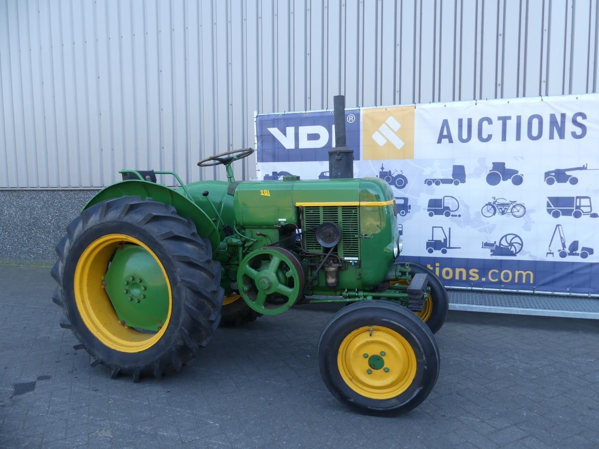 Tractor Vierzon 201