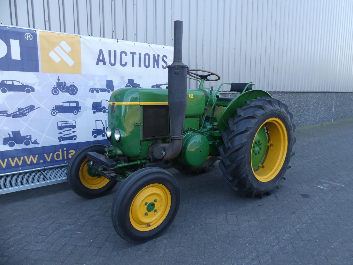 Tractor Vierzon 201