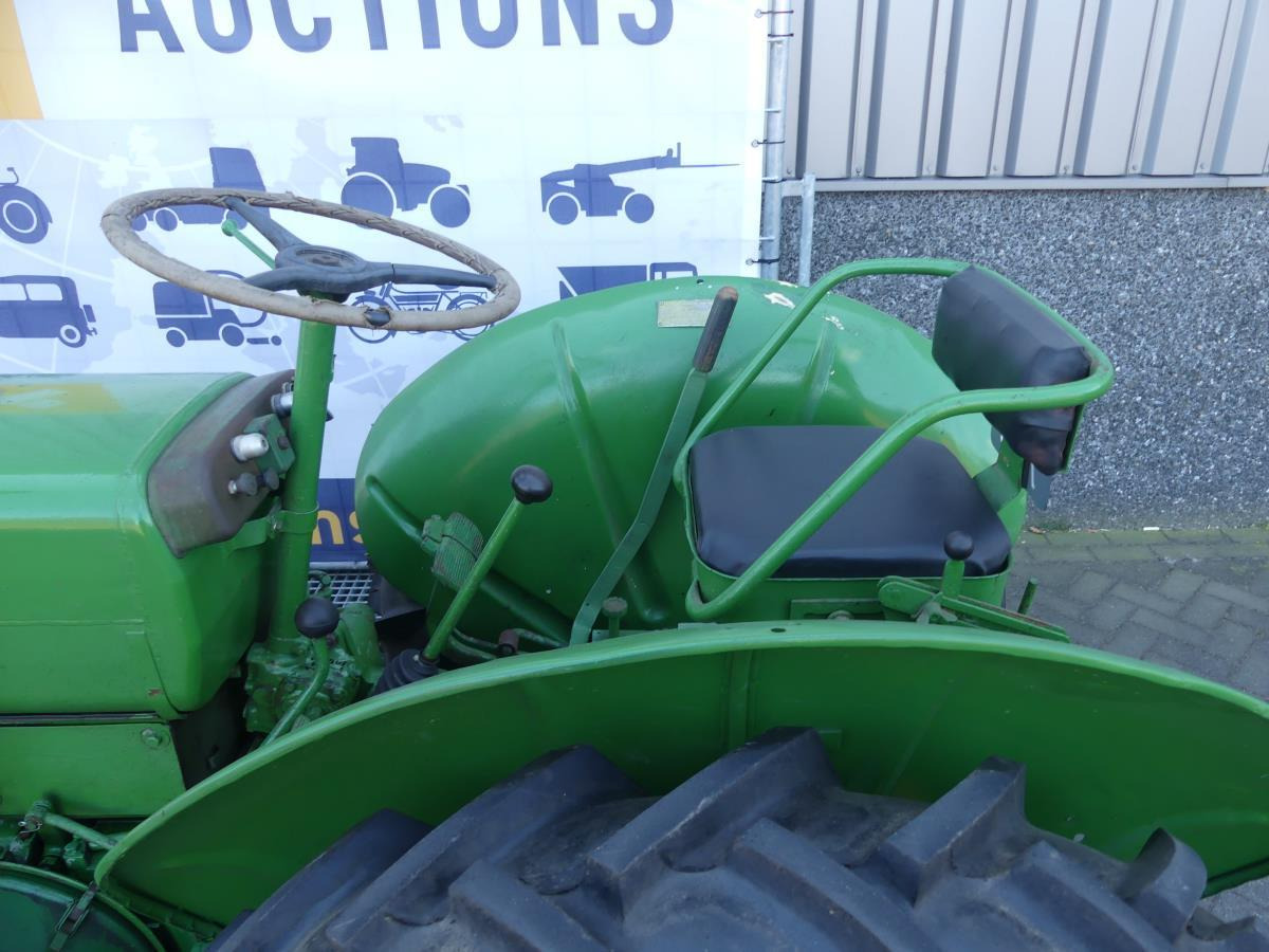 Tractor Vierzon 201