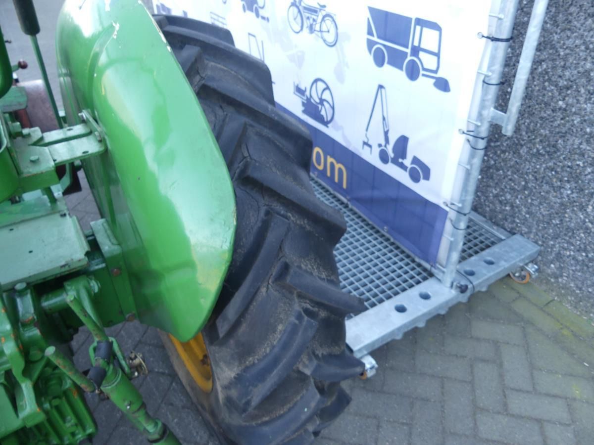 Tractor Vierzon 201