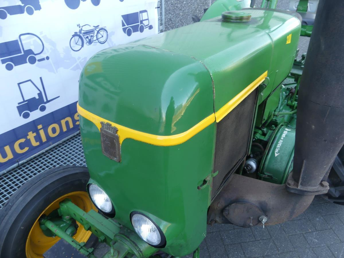 Tractor Vierzon 201