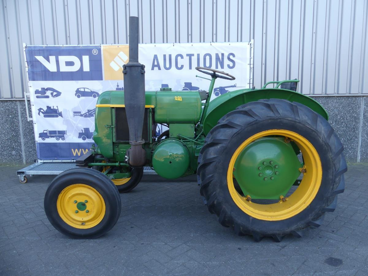 Tractor Vierzon 201