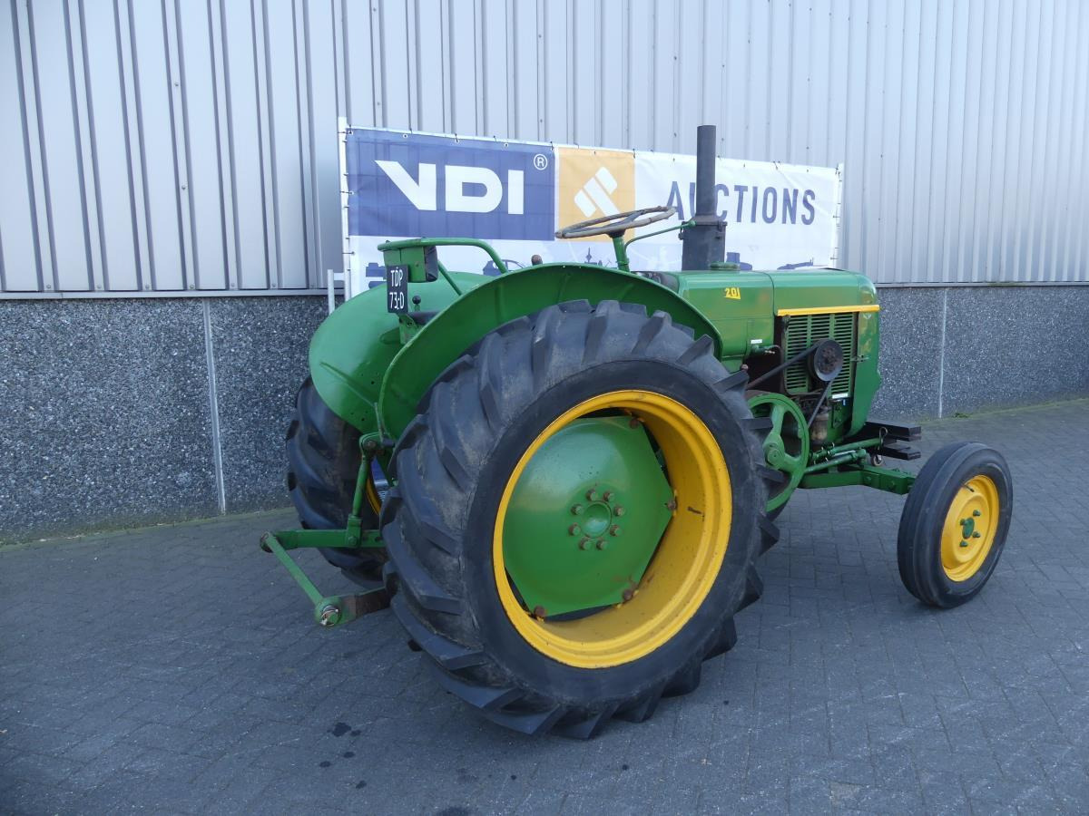 Tractor Vierzon 201