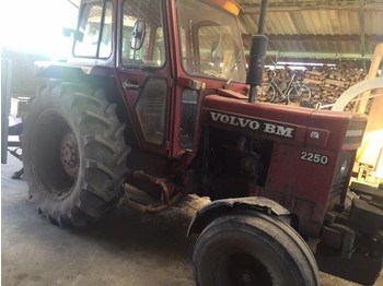  Volvo 2250 - Tractor