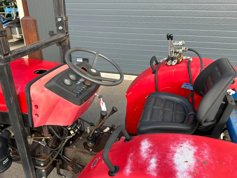 Tractor YTO 400 2-wd