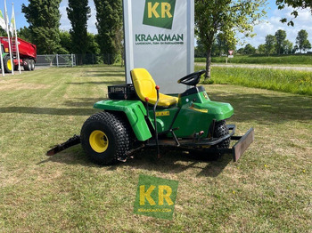 Tuinmachine John Deere 1200A bunkerrake 