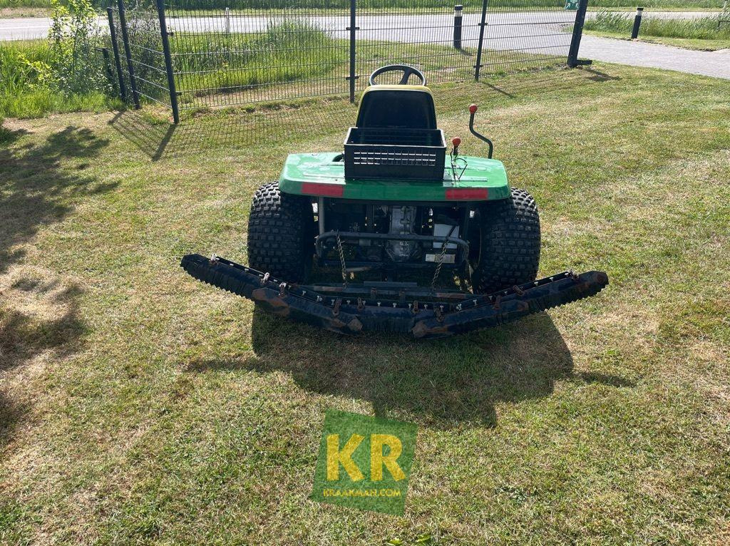Tuinmachine John Deere 1200A bunkerrake