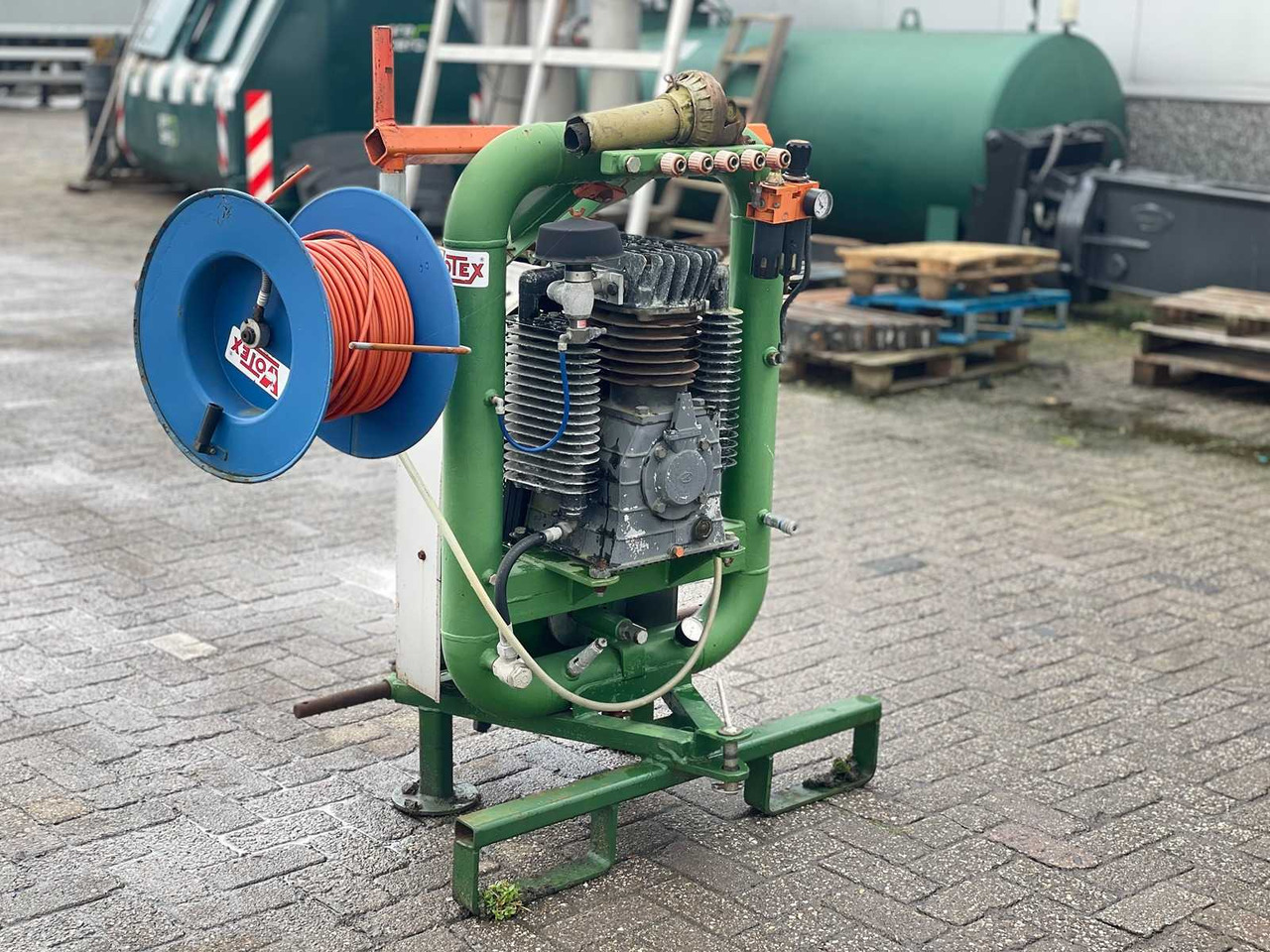 Tuinmachine PTO Compressor