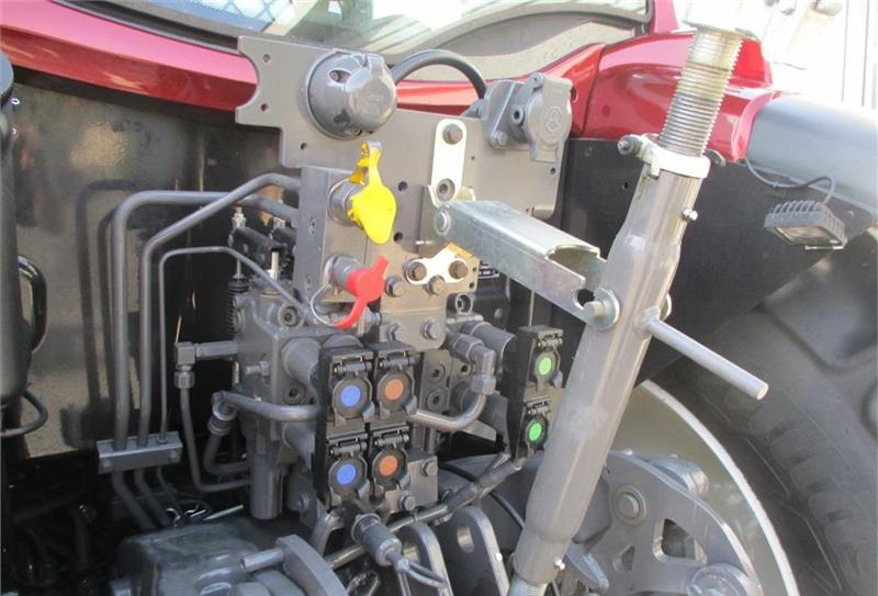 Tractor Valtra G135 Active DK - SOM NY med alt udstyr og frontlæs: afbeelding 4