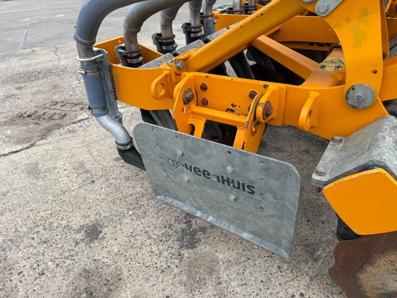 Landbouwmachine Veenhuis Terraject DISC 5.00 Schijvenegg Bemester Bouwlandinjecteur