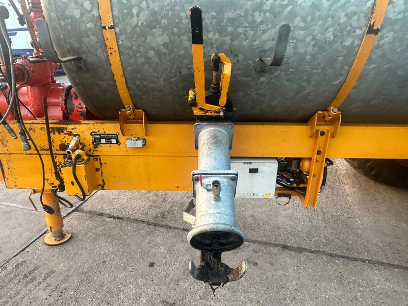 Landbouwmachine Veenhuis VMB 7500 + bemester slootsmid