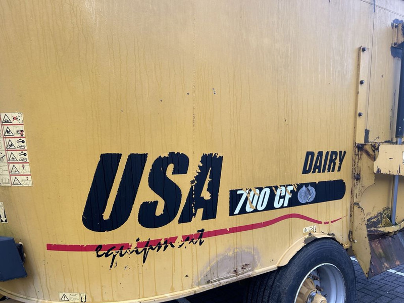 Veeteelt materiaal Peecon Peecon USA 700 CF mengwagen