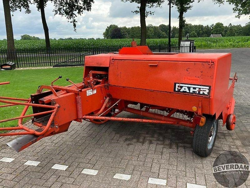 Vierkante balenpers Deutz-fahr HD400