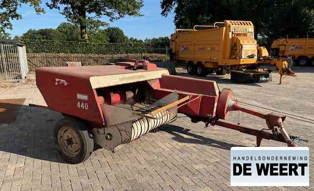 Vierkante balenpers International 440