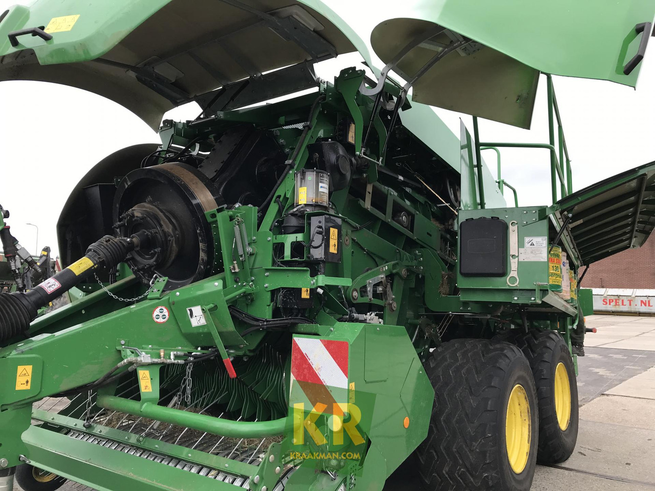 Vierkante balenpers L1524 John Deere