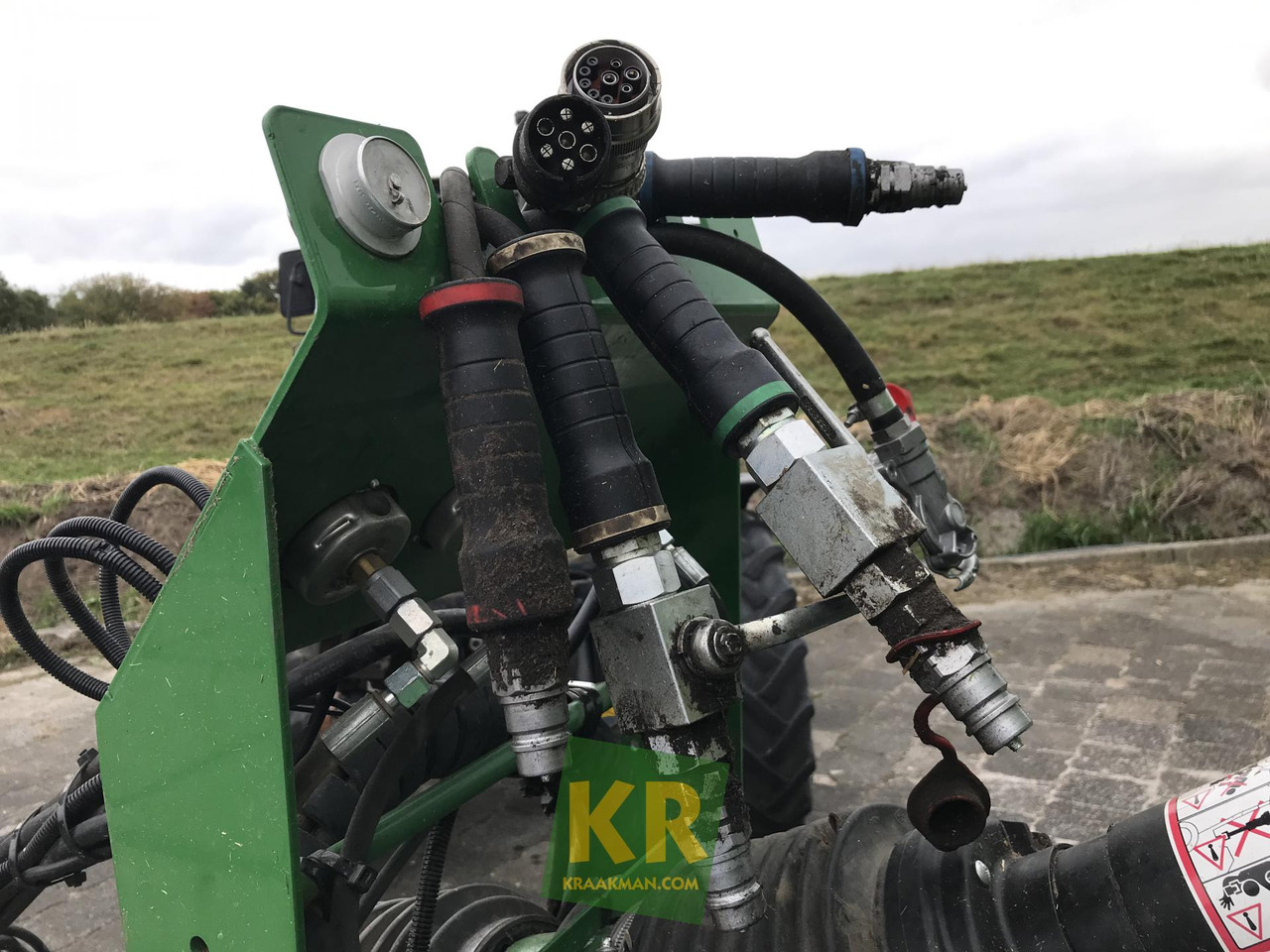 Vierkante balenpers L1524 John Deere