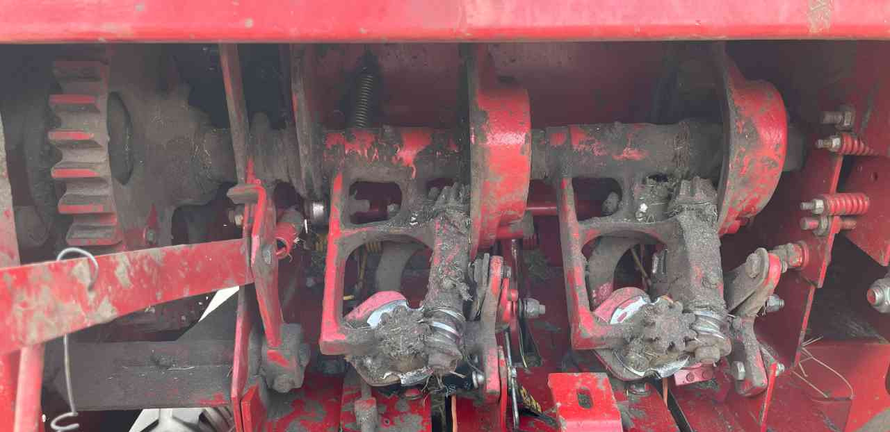 Vierkante balenpers New Holland 570 Balepers pers pakkenperk weidebouwmachines