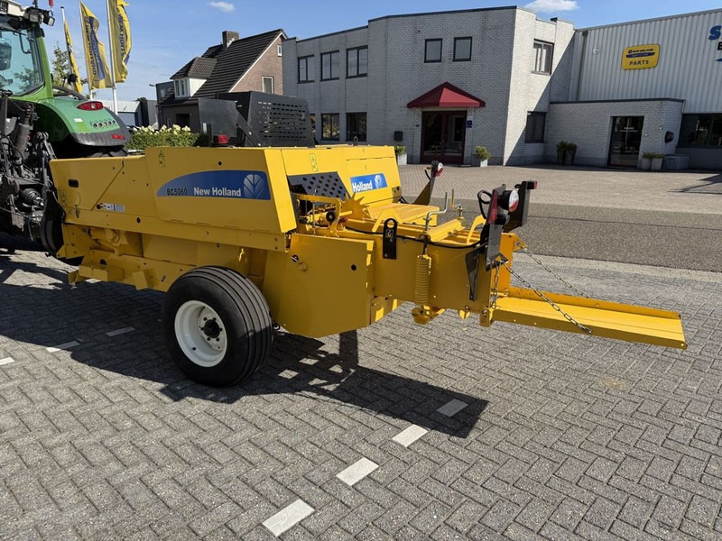 Vierkante balenpers New Holland BC5060 Mini Balenpers