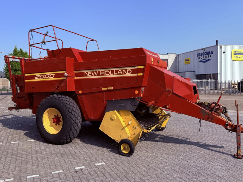 Vierkante balenpers New Holland D2000 Big Baler