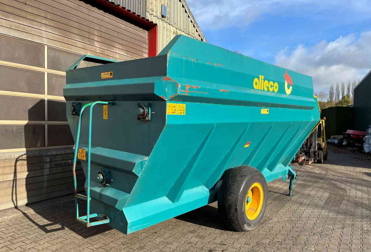 Voermengwagen Alieco Alimix horizontale voermengwagen