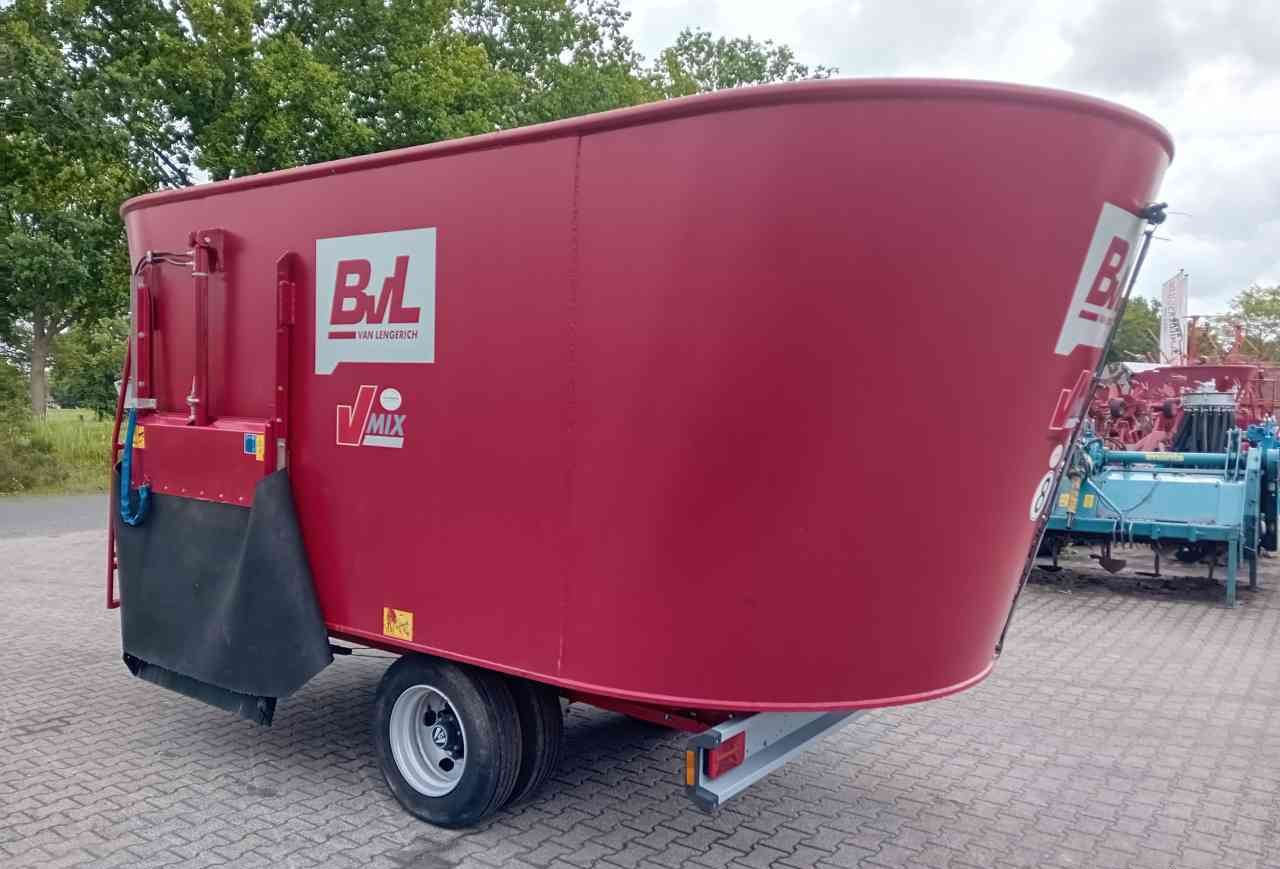 Voermengwagen BVL V-Mix Plus 22-2S Voermengwagen Voermachines
