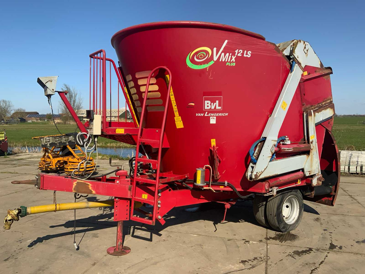 Voermengwagen BvL van Lengerich V-MIX 12LS