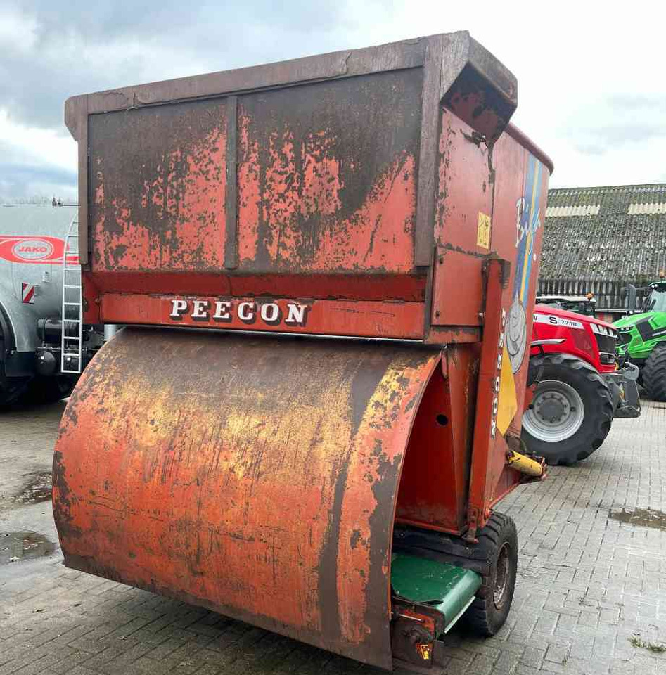 Voermengwagen Peecon BIGA 10 voermengwagen, laadklep, voermachines