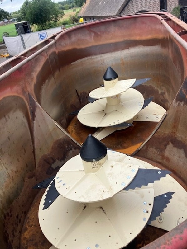 Voermengwagen STRAUTMANN Vertimix 1700 double