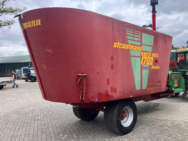 Voermengwagen STRAUTMANN Vertimix 1700 double