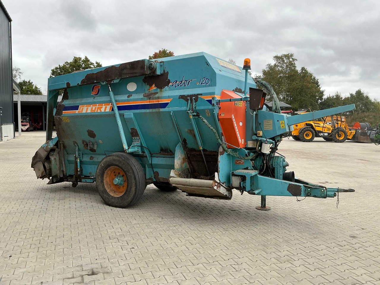 Voermengwagen Storti Labrador 120