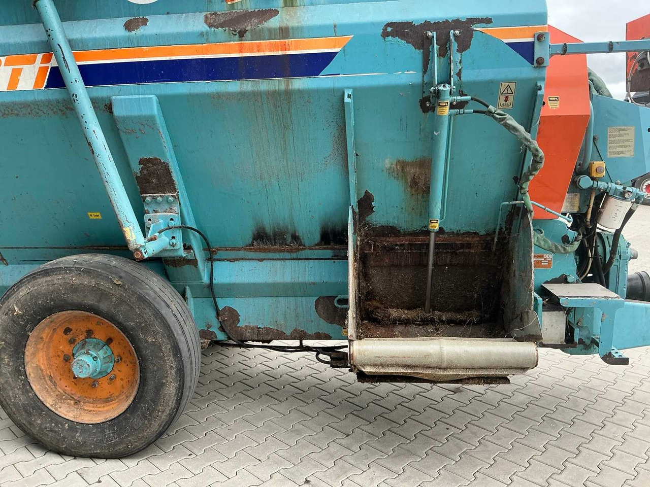 Voermengwagen Storti Labrador 120