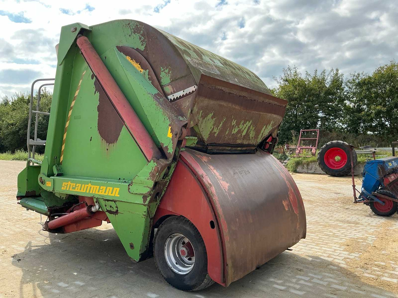 Voermengwagen Strautmann 1250Z