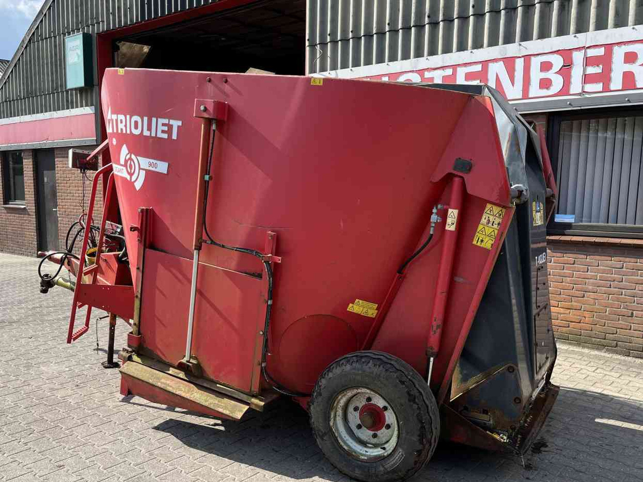 Voermengwagen Trioliet Gigant 900 voermengwagen zelfladend Voermachines