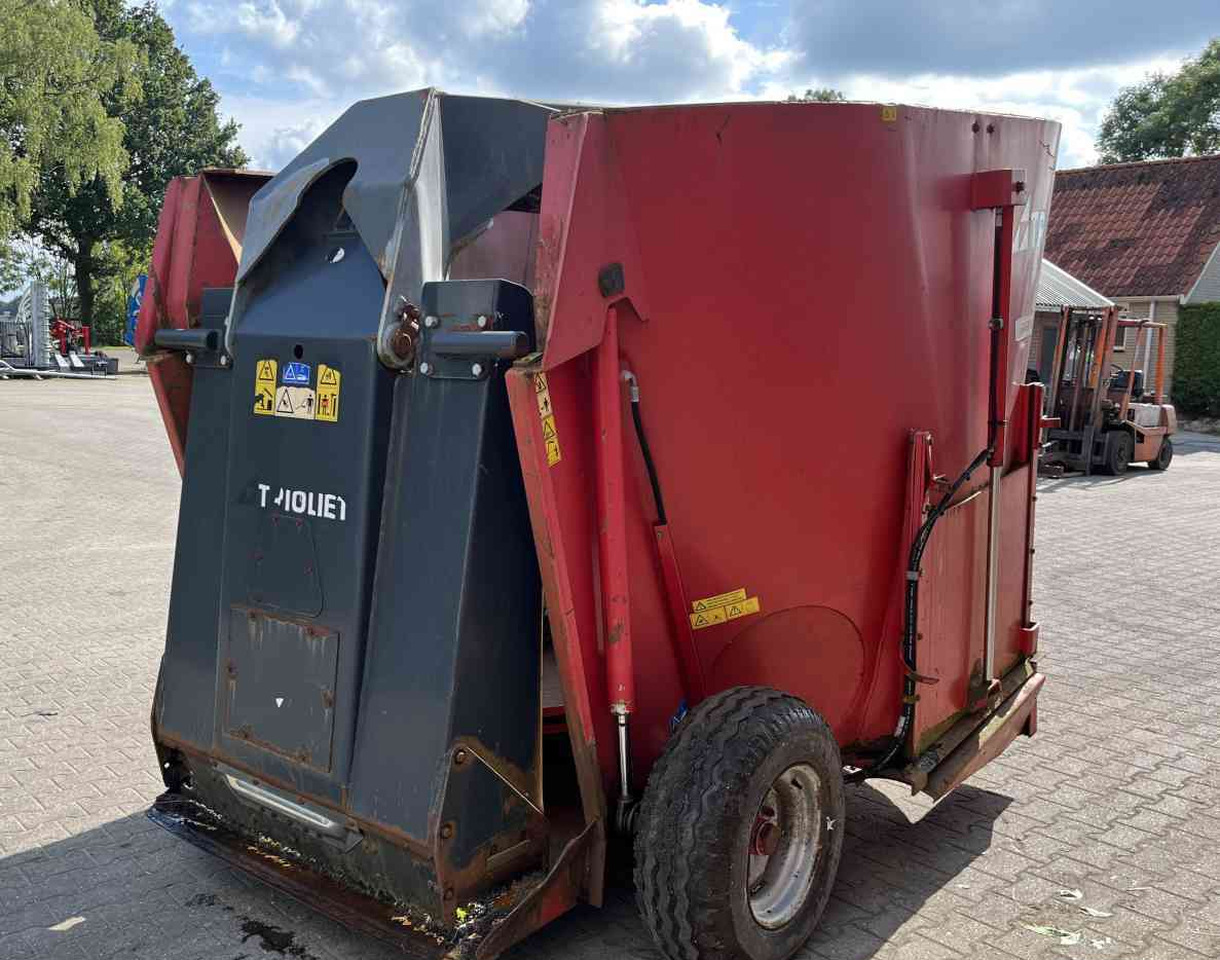Voermengwagen Trioliet Gigant 900 voermengwagen zelfladend Voermachines