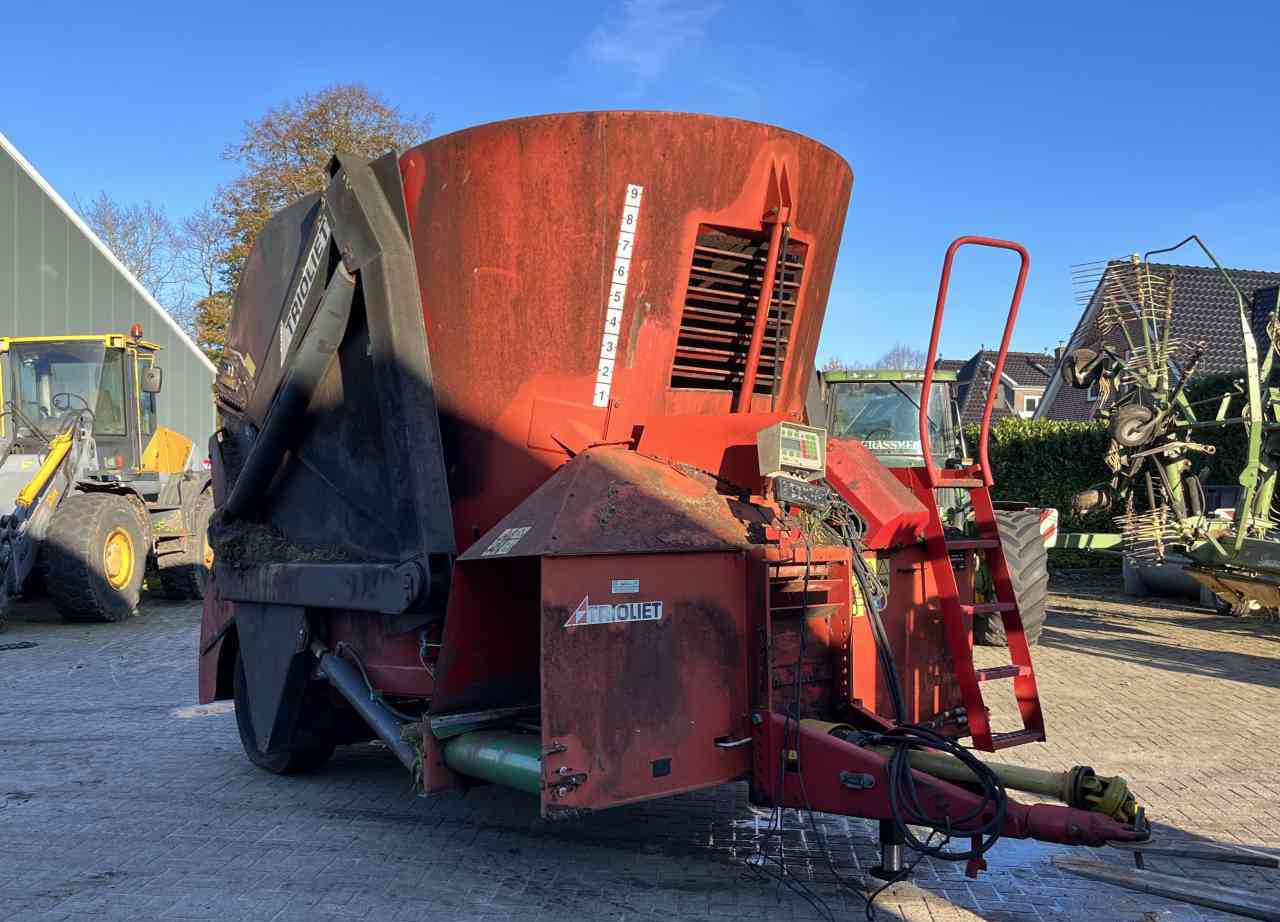 Voermengwagen Trioliet Triomix 1200 zelfladende voermengwagen voermachines