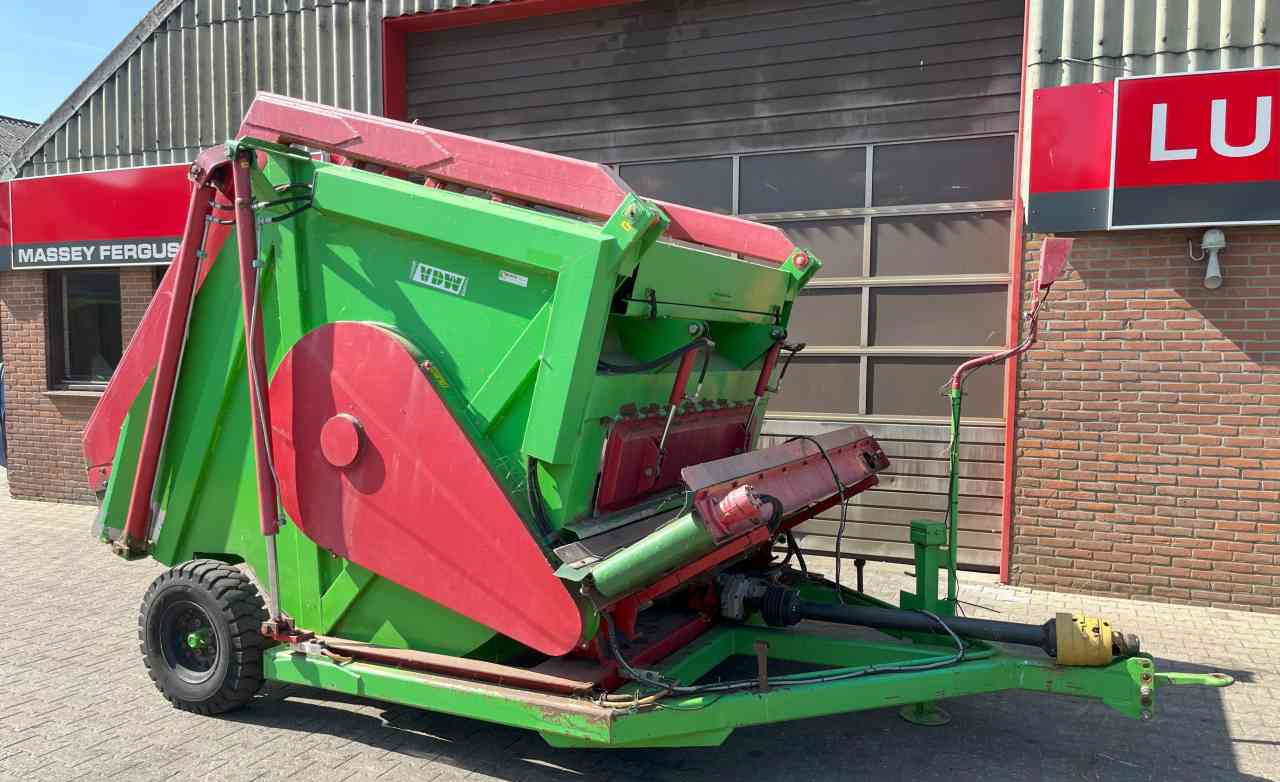 Voermengwagen VDW UMD 5 Voermengwagen, peddelmenger, voerwagen, voermachines