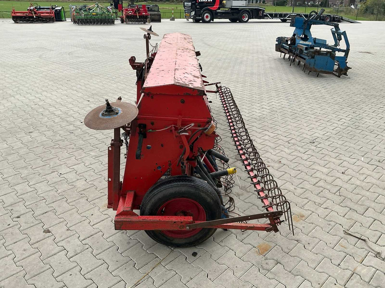 Zaai-/ Plantmachine Stegsted SLN 30 300 250