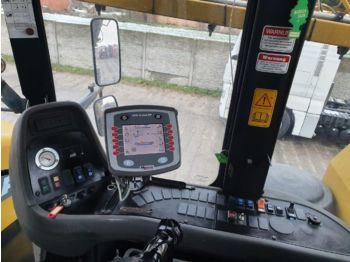 Zelfrijdende veldspuit CHALLENGER Rogator 618A