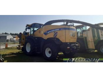 Zelfrijdende veldspuit New Holland FR 700