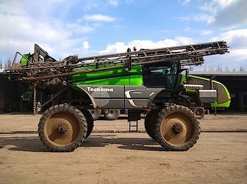 Zelfrijdende veldspuit TECNOMA LASER 4240