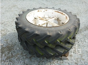 Continental 13.6-36 Quantity Of 2 - banden en velgen