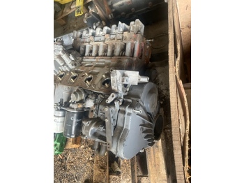 Motor en onderdelen voor Landbouwmachine Deutz BF4L1011 blok wał głowica 04178912: afbeelding 2