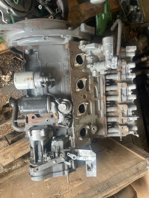 Motor en onderdelen voor Landbouwmachine Deutz BF4L1011 blok wał głowica 04178912: afbeelding 4