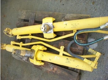 Komatsu (84) D 65 hydraulic jack / Hubzylinder - Hydraulische cilinder