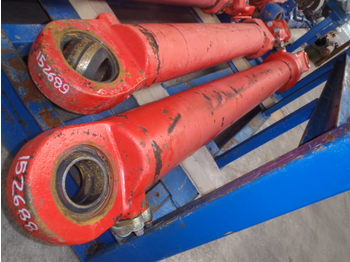 O&K RH23.5 - Hydraulische cilinder