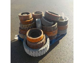 Band Pallet of Solid Tyres (Approx. 25 of): afbeelding 1