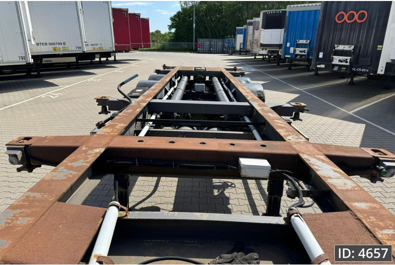 Containertransporter/ Wissellaadbak oplegger DESOT 3AT / 20-30 ft / BPW
